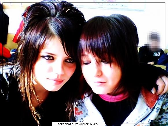 aaa
scz :rotfl:  :rotfl: 
cu o colega ma uitam pe la picioare :rotfl:  :rotfl: la naiba'n puii