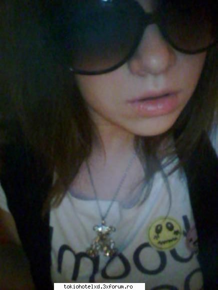 stiu uitam :]]&nbsp; aici ochelarii tru :]]&nbsp;